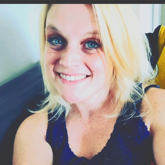 🎀 Me, My Closet, & I 🎀 - Picture 4 of 4